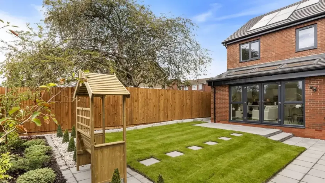 Kellen Homes Showhome garden image