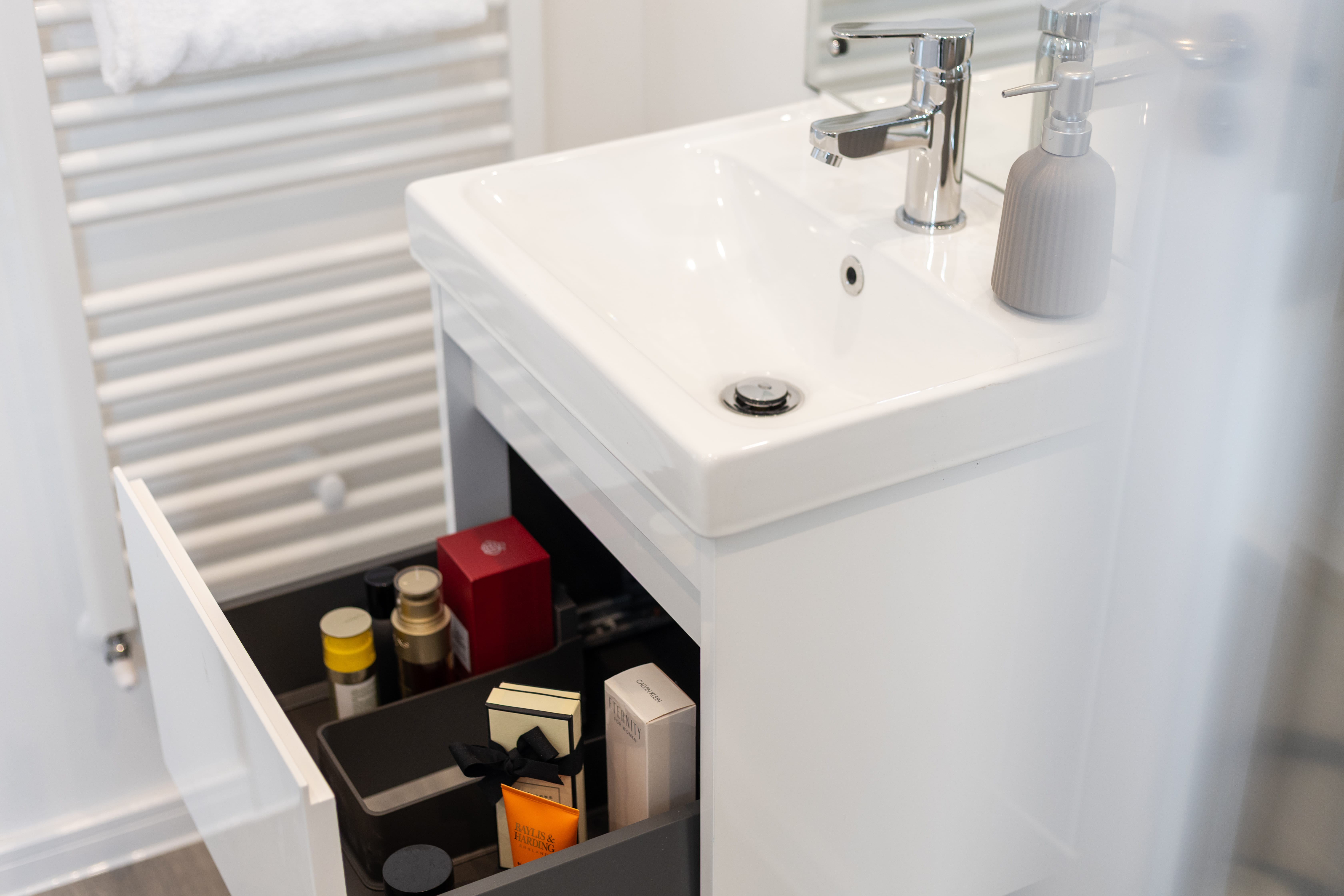 Bathroom gallery image